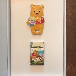Winnie the Pooh Limited Edition Set of 2 pins in Box, new with UPC tag.